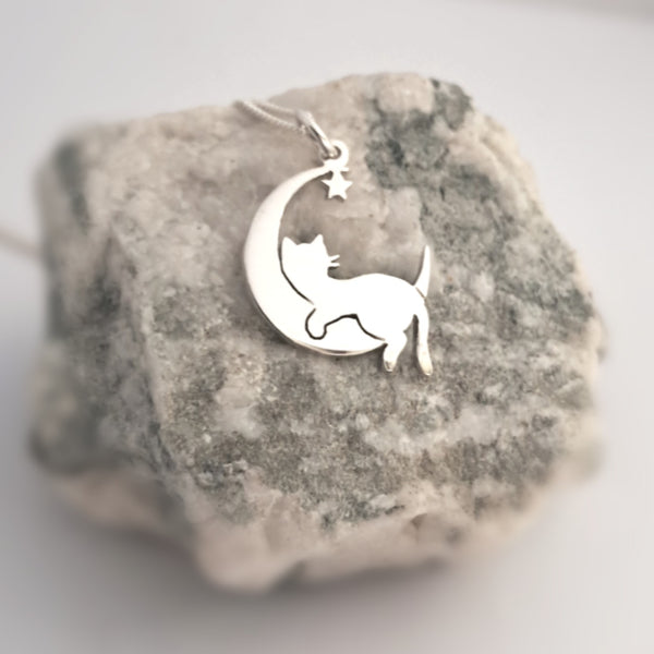 Sleepy Kitty Pendant