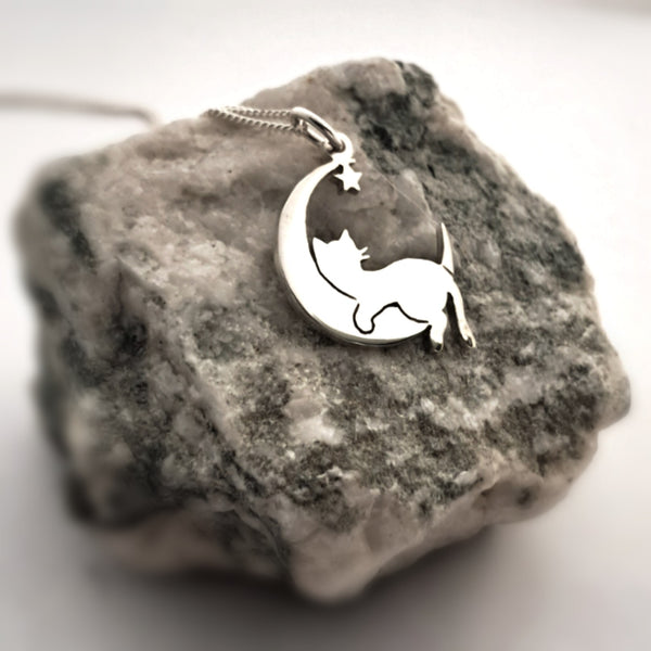 Sleepy Kitty Pendant