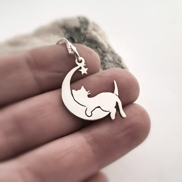 Sleepy Kitty Pendant