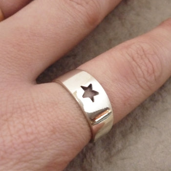 Tapered Sterling Silver cutout Star Ring